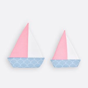 KraftKids Segelboot weiße Halbkreise auf Pastelblau