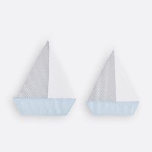 KraftKids Segelboot kleine Blätter hellblau auf Weiß