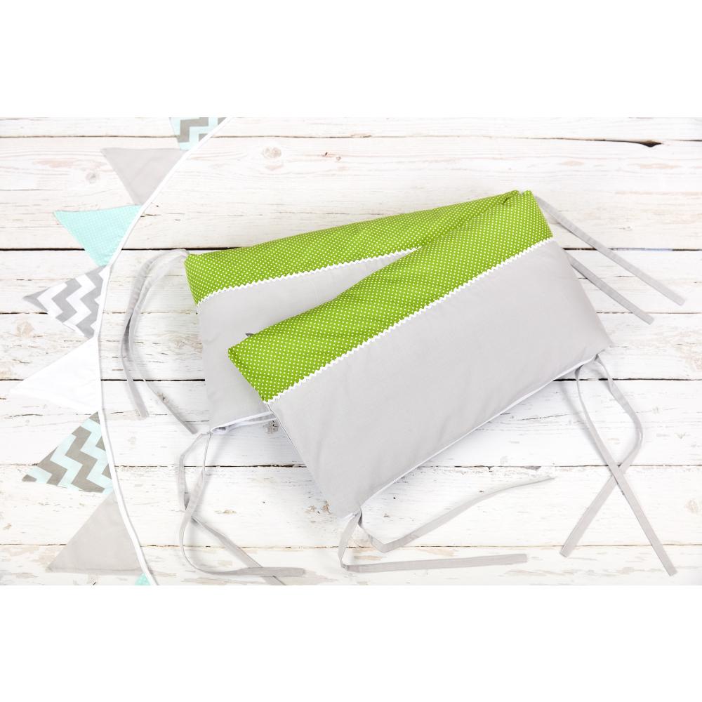 KraftKids Nestchen Unigrau und weiße Punkte auf Grün Nestchenlänge 60-60-60 cm für Bettgröße 120 x 60 cm